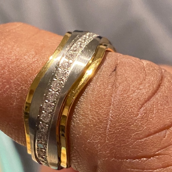 Elegant Gold and Silver Women's Ring - Picture 10 of 10